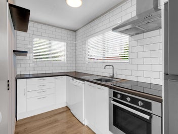 Contemporary Comfort Near Hospital