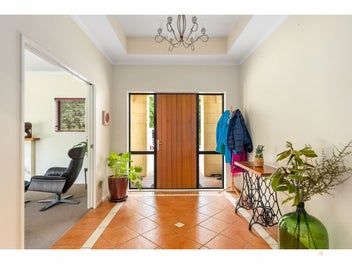 Spectacular Oamaru Stone Lifestyle Home