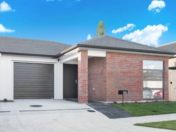 Ideal 3-Bed Starter Duplex in Coveted School Zone