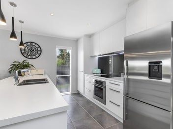 UP COMING AUCTION or BUY NOW