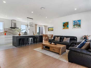 5-Bedroom Single-Level Home on a 560m² Corner Site