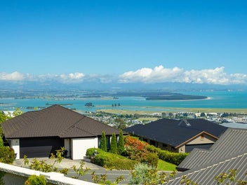 Breathtaking Panoramic Views, Exceptional Living