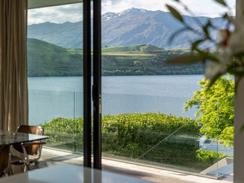 Whakaata Maunga - Mountain refections