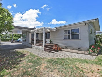 Big Section, Easy Living, Great Location