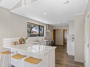 Perfect Family Living On Green Street