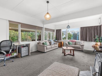 Parklike Setting, Prime Location