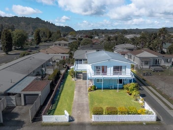 Dual Income Opportunity on Domain Road