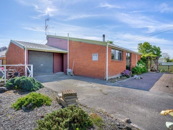 Sunny, spacious corner site