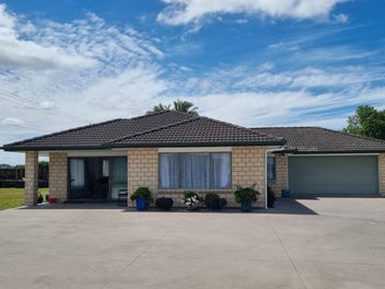 Huge Price Drop: Park The Family Right Here!