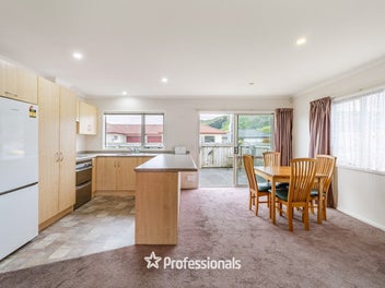 CORNER SECTION IN WOODLAND MEWS