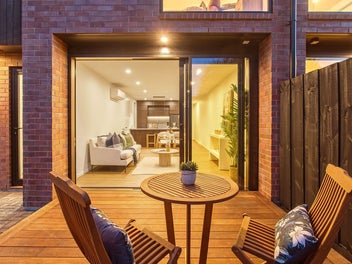 Show-Stopping Urban Style