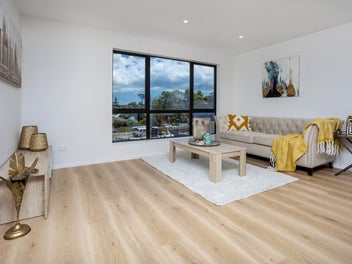 Huge house in Top School Zone