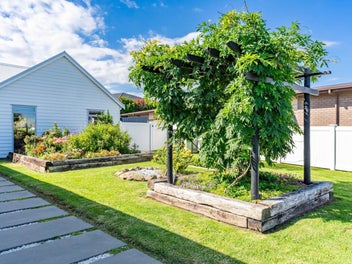 IT’S A KIND OF MAGIC!