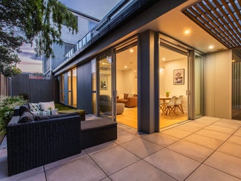 Peaceful living, prime location, private garden