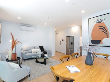 Downsize in Style: Your Modern Oasis Awaits