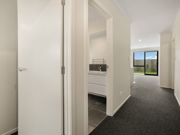 Stylish New 2BR Duplex in Horsham Downs