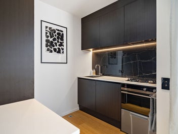 Freehold without Flatmates