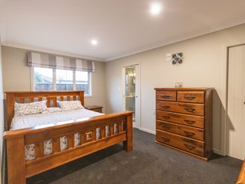 Vendor wants sold - RV $850k