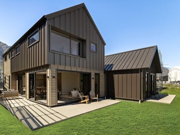 Modern Family Living and Income Stream!