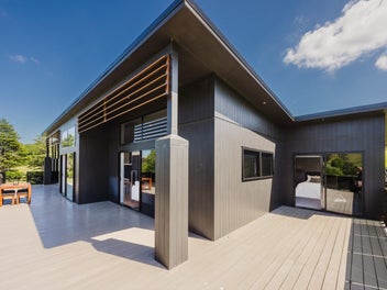 Luxury lifestyle retreat on 2ha