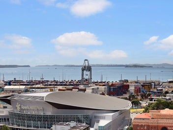 1302/36 Eden Crescent