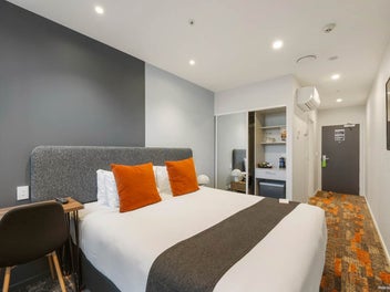 221/43C Gillies Avenue