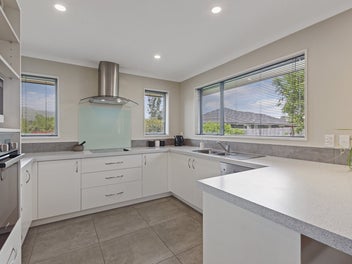 Space, Style & Breathtaking Mountain Views