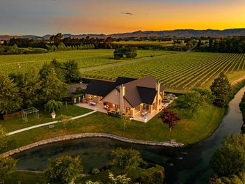 PURE CLEAN NZ – BOTTLE YOUR OWN BRAND OF WINE