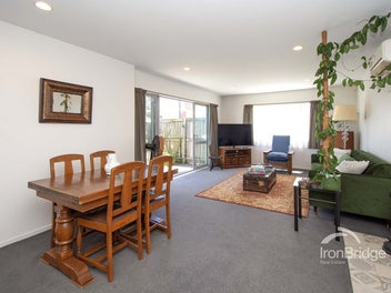 City Buzz Meets Secret Garden