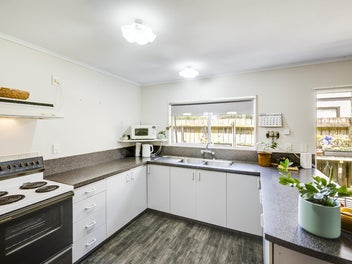 Charming 2-Bedroom Home In Greenmeadows