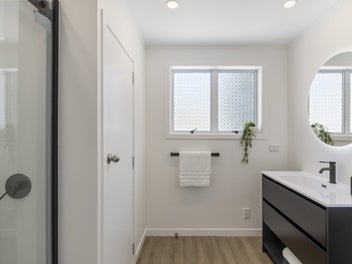 RENOVATED 3 BED, 2 BATH, GREAT LOCATION