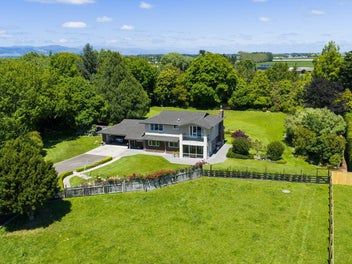 Rural elegance, city convenience