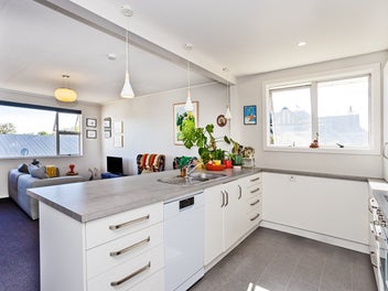 Closest to the sun in Gladstone