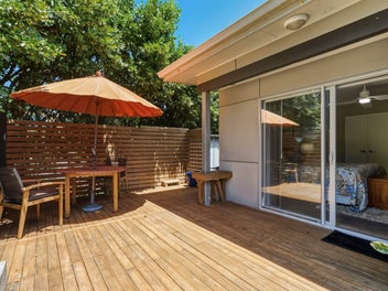 Contemporary Low-Maintenance Living