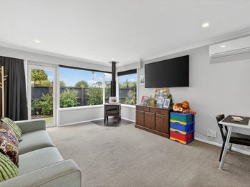 Warm, Bright & Move-In Ready!