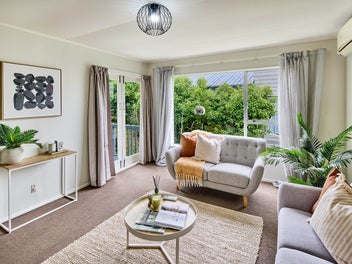 SUN-SOAKED STARTER IN TAWA