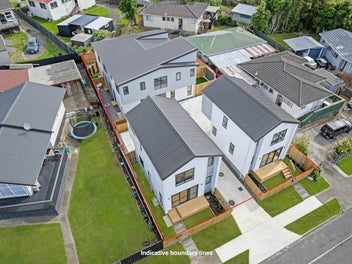 5 Stylish Brand New Homes at 42 Burbank Ave