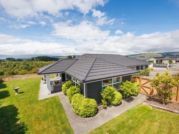 Discover Panoramic Views & Modern Living