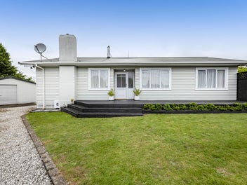 Cute Cul-de-sac Charmer