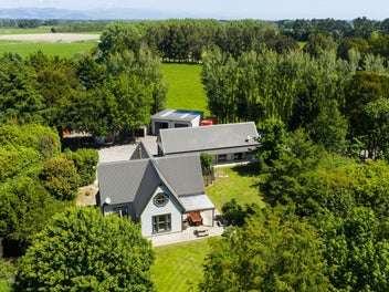 Near 20 acres, home, studio and big shed!