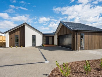 Elevated, views of the ranges, 4 bedroom, 2 living