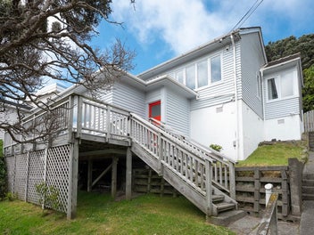 EXCEPTIONAL SUNNY FAMILY HOME