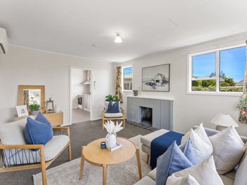 Cute, Convenient and Priced @ $625,000