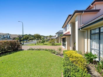 5 Bedrooms | 3 Bathrooms | Top School Zones