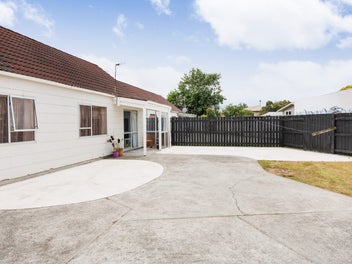 Smart, Low-Maintenance Living on Rhodes Drive