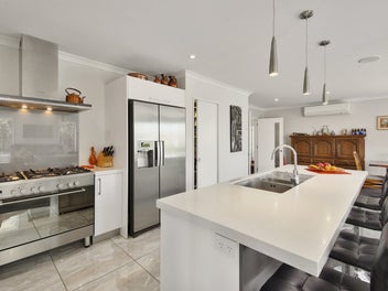 Prestigious, Private Oasis in Pimlico Place