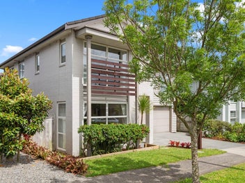 Fletcher Built - Brick And Weatherboard Elegance