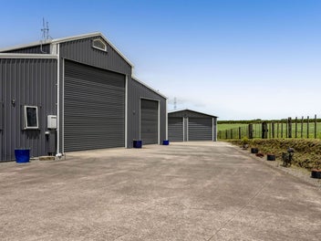 Smart Stratford Lifestyle With Options!