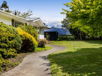 Lifestyle Living & Loads of Potential