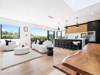 Lifestyle, Location and Views!